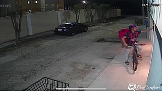 Ordered food seduced delivery guy rode cock till creamy squirt