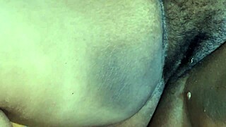 Hairy pussy exposed on sexy old amateur crente closeup