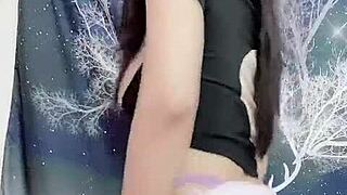 Slim sexy Vietnamese girl shakes juicy ass in seductive private dance session