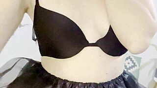 Esta madurita french milf loves teasing her big tits casually
