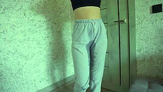 omg did i just soak my yoga sweatpants with desperate pussy pee