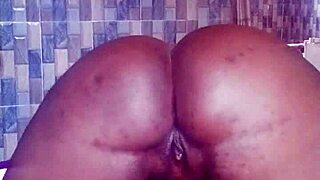 QUEENSANDYPUSSY IMPALES HER WET PUSSY ON DILDO, SQUIRTING BIG TITS BOUNCING!