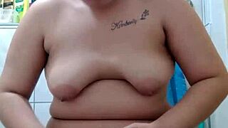 gordinha safada seals hot pussy deal with creamy depilatory treat