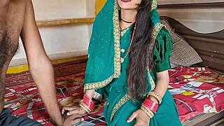 pados wali gets fucked hard in green sari chudai