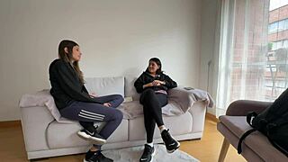 colombian blonde roomie tribs and fingers for rent in leggings