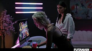 VR Lesbian Trans Ellie Luna Fucks Zazie Skymm Doggystyle Creampie