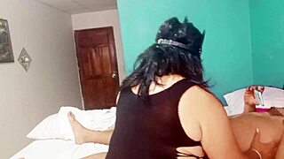 hey watch this mature milf suck off her neighbor good