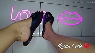 voyeur footjob with steirinha azul issa's flip flops makes cock explode in oil