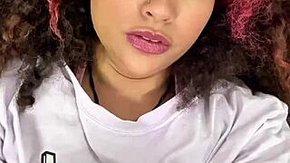 Curvy latina's thick ass burps and farts in sexy homemade fetish clip