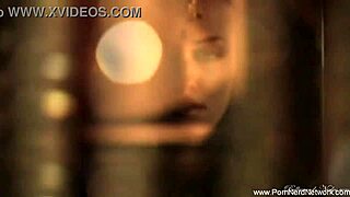 indian babe looks so fuckable on bed!