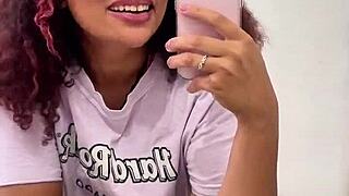 Curvy latina's thick ass burps and farts in sexy homemade fetish clip