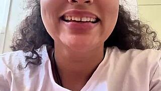 Curvy latina's thick ass burps and farts in sexy homemade fetish clip