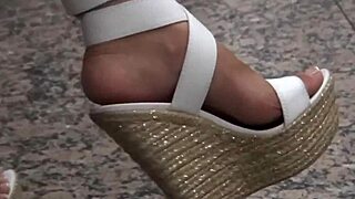 i'm trippin over this hot petite asian's sexy heels and legs ugh