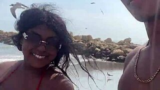 Hey, horny colombian milf loves beach quickies with strangers 😈🍑