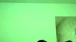 POV CHUBBY NINFETA SLUT FLASHES BIG ASS PUSSY DANCING FUNK BEAT