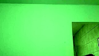 POV CHUBBY NINFETA SLUT FLASHES BIG ASS PUSSY DANCING FUNK BEAT