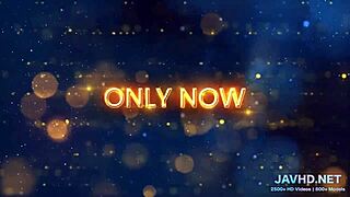 why does this japanese pussy get so wet and squirt easily