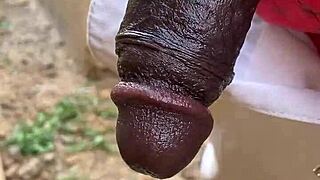 hey wanna see him bend me over for that quick outdoor pussy slam??