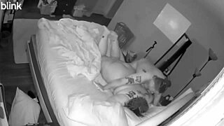 i'm fingering my pussy soo hard on webcam... cumming vigorusly!