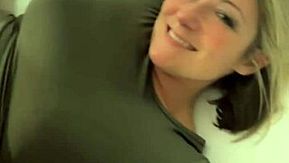 hotwife: meet my fat cock fan now?