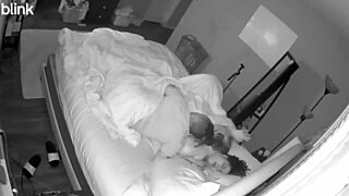 i'm fingering my pussy soo hard on webcam... cumming vigorusly!