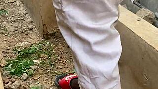 hey wanna see him bend me over for that quick outdoor pussy slam??