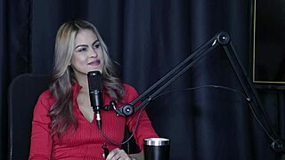 sofie lollipop transsexual teases with boquete and kiss