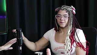 sofie lollipop transsexual teases with boquete and kiss