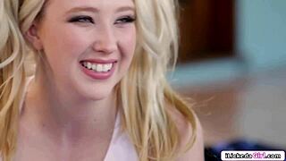 i love facesitting my petite blonde friend's wet pussy