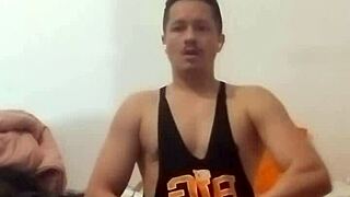 HORNY GIRLFRIEND TRAINS STEAMY STRIPTEASE