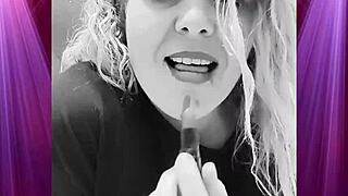 shaking my juicy ass in tight boyfriend clothes