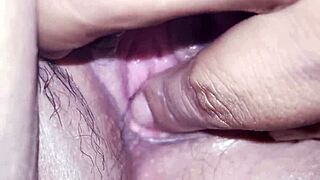 open whore takes three fingers deep without feeling it