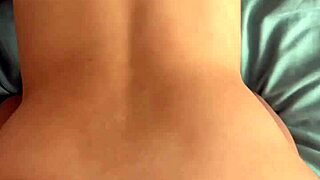 Evanovva's muscular brunette gapes big pussy lips in rough assplay