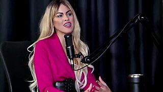 safada shows off her blowjob with tits sucked after plug slips into ass and she pees for client's jerk off