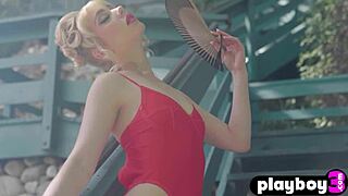 amazing big ass blonde teen braylin bailey poses sexy body