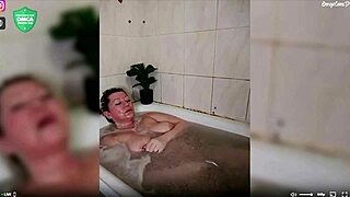 Watch this shameless russian milf shave her wet pussy in steamy shower