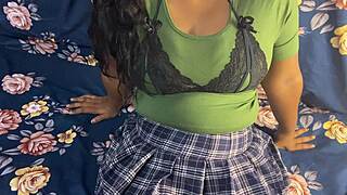 Squirting indian babe fingers to ecstasy