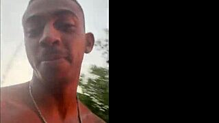 gostosa gozada ao nascer do sol na praia