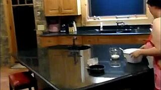 i play with my curvy body on the kitchen counter