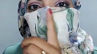 her silent hijab masturbation builds to that wild squirting climax