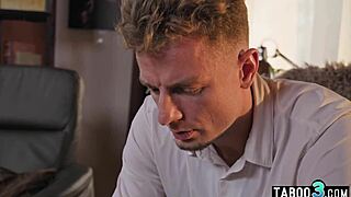 RUSSIAN SLUT AMALIA DAVIS ANAL FINGERING BOYFRIEND DIVERSION!