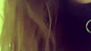 She craves pounding stranger while phone-chatting boyfriend wildly