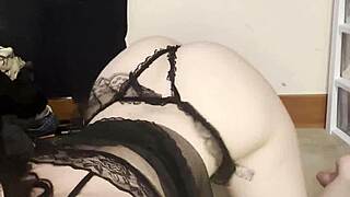 i'm teasing my goth teen fat ass for you spreading juicy cheeks 😈 watch me wiggle it all out