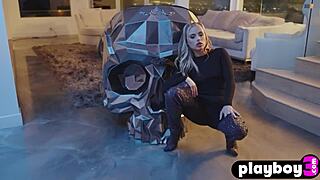 anna claire clouds big ass blonde milf poses naked showing curves