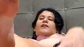 Novinha rams toys in wet pussy squirting wild