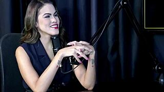 o uber me bateu uma punheta pra ela e ela squirting bom no papo de pijama com atendimento top - reh queen sheer red