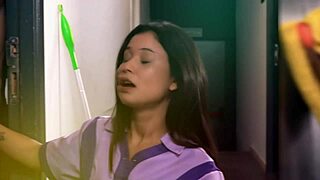 Cheating slut mini vampp deep pussy hammered!