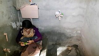 BAHU RANI GETS HARDCORE POUNDED IN BATHROOM QUICKIE!