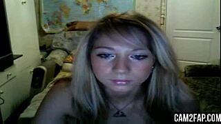 Blonde Webcam Babe's Steamy Free Show