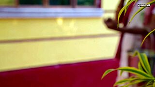 Desi Doodhwala Pounds Horny Indian Outdoors Hindi